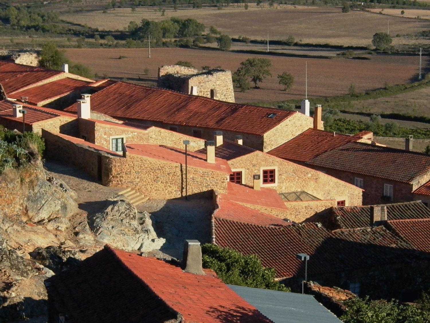 Гостевой дом Casa Da Cisterna Фигейра-ди-Каштелу-Родригу Экстерьер фото