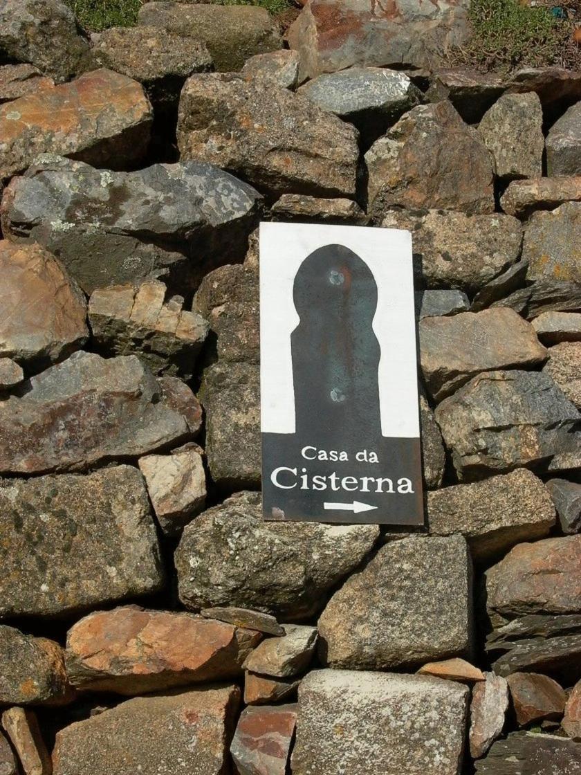 Гостевой дом Casa Da Cisterna Фигейра-ди-Каштелу-Родригу Экстерьер фото