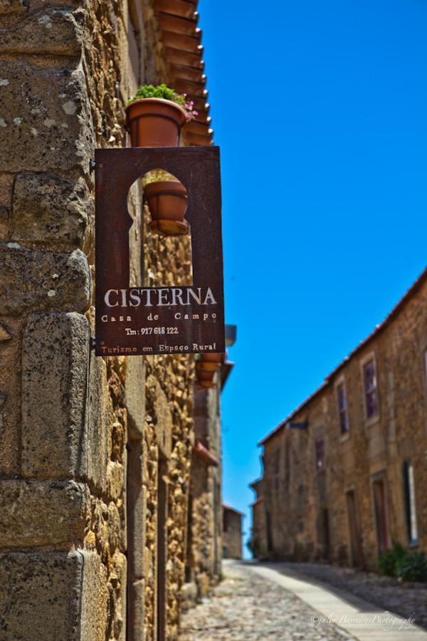 Гостевой дом Casa Da Cisterna Фигейра-ди-Каштелу-Родригу Экстерьер фото